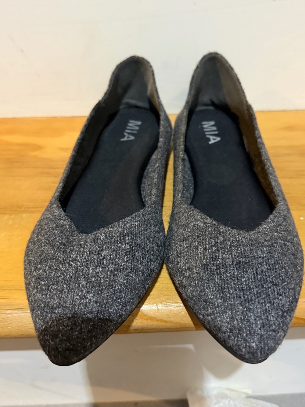 MIA Women's Pointed Toe Grey Tweed knit flats stretch size 9